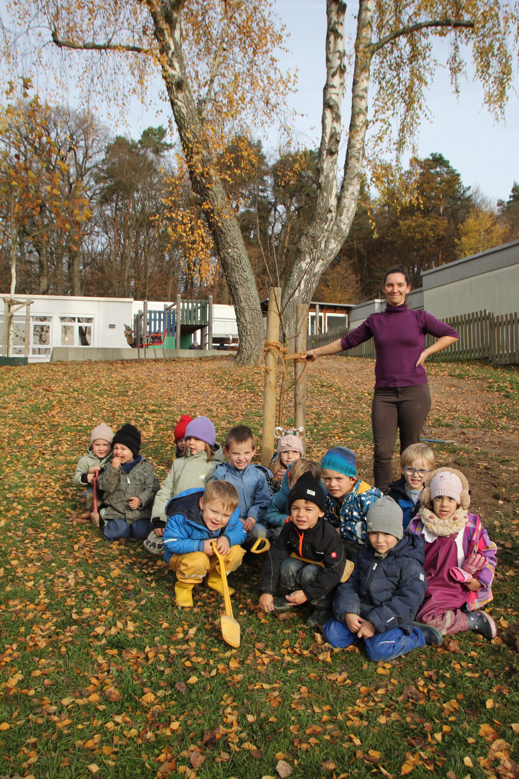 Wir pflanzen eine Apfelbaum :-)
